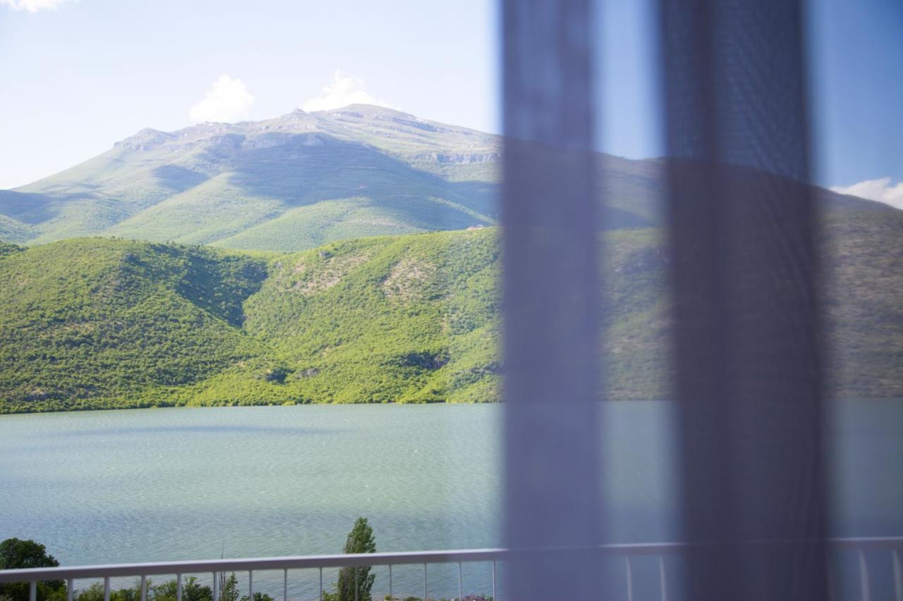Hotel Lakeside Vermice Exteriör bild