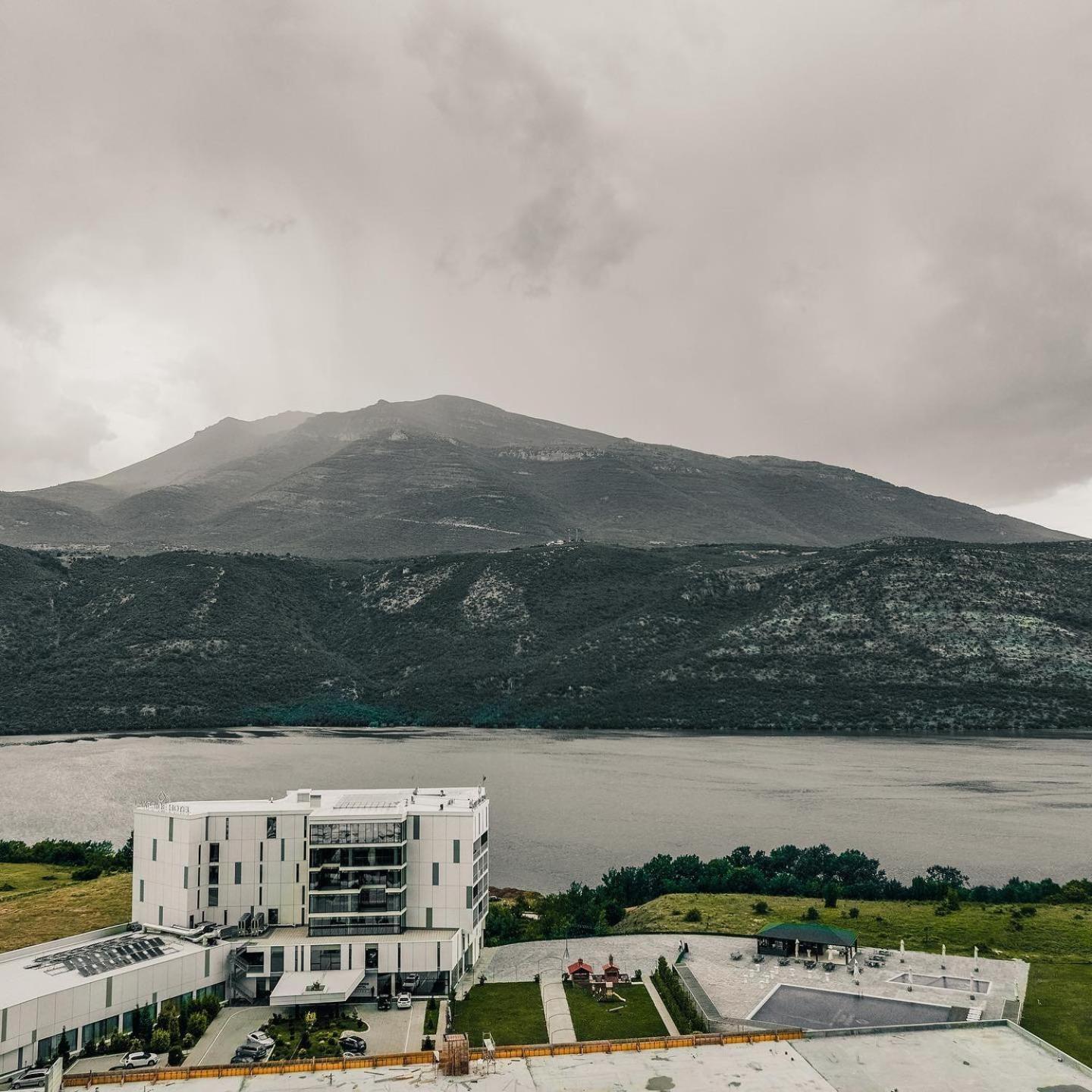 Hotel Lakeside Vermice Exteriör bild
